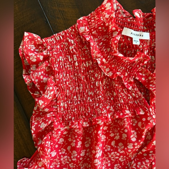 Pleione Ruffled Floral Red and White Size Small - Picture 11 of 14